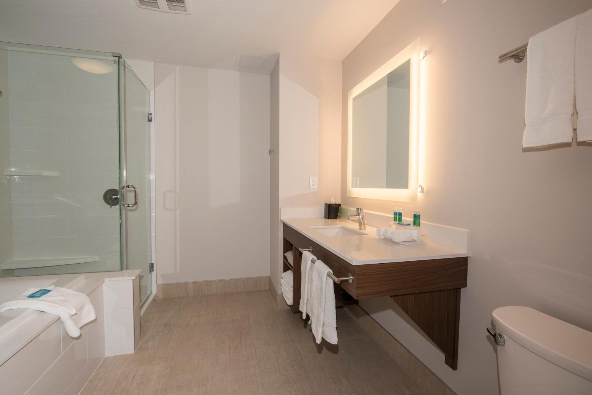 Holiday Inn Express & Suites Victoria-Colwood By Ihg Langford Dış mekan fotoğraf